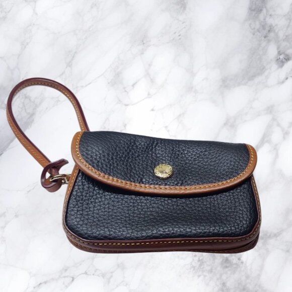 Authentic Dooney & Bourke Black Pebbled Leather Wristlet – Brand New! - Picture 3 of 7